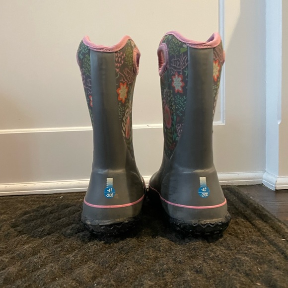 Bogs kids size US 1 - waterproof snow/rain boots - Picture 4 of 5